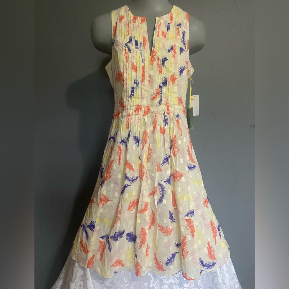 NWT CeCe Antique White Dress, Feather Pattern, Size 6